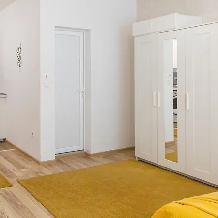 Апартаменты Oops! By Rv *